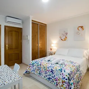 Amat - Only Adult - Playa El Bajondillo Apartment Torremolinos